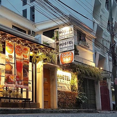Crossroads Hostel Manila Mandaluyong Ngoại thất bức ảnh