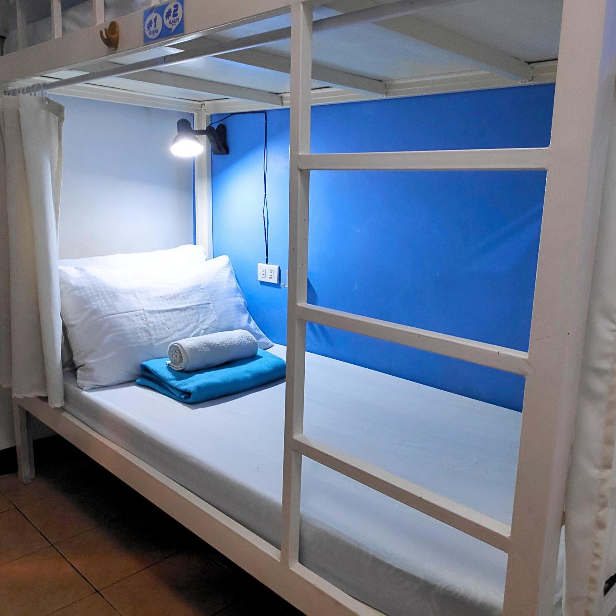 Crossroads Hostel Manila Mandaluyong Ngoại thất bức ảnh