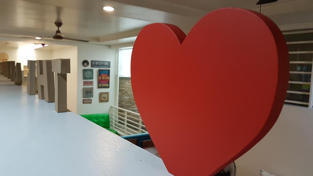 Crossroads Hostel Manila Mandaluyong Ngoại thất bức ảnh