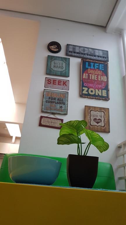 Crossroads Hostel Manila Mandaluyong Ngoại thất bức ảnh
