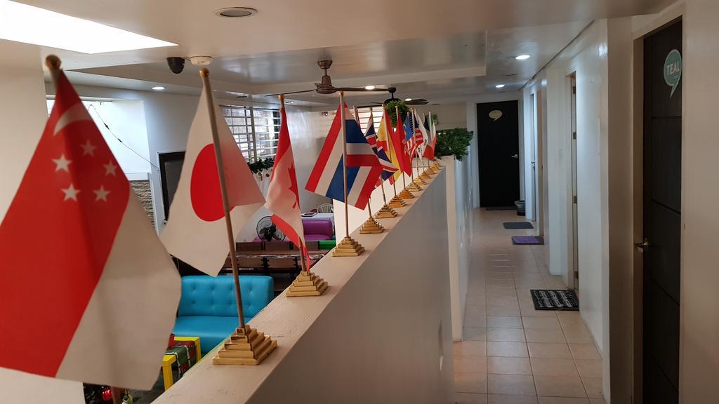 Crossroads Hostel Manila Mandaluyong Ngoại thất bức ảnh